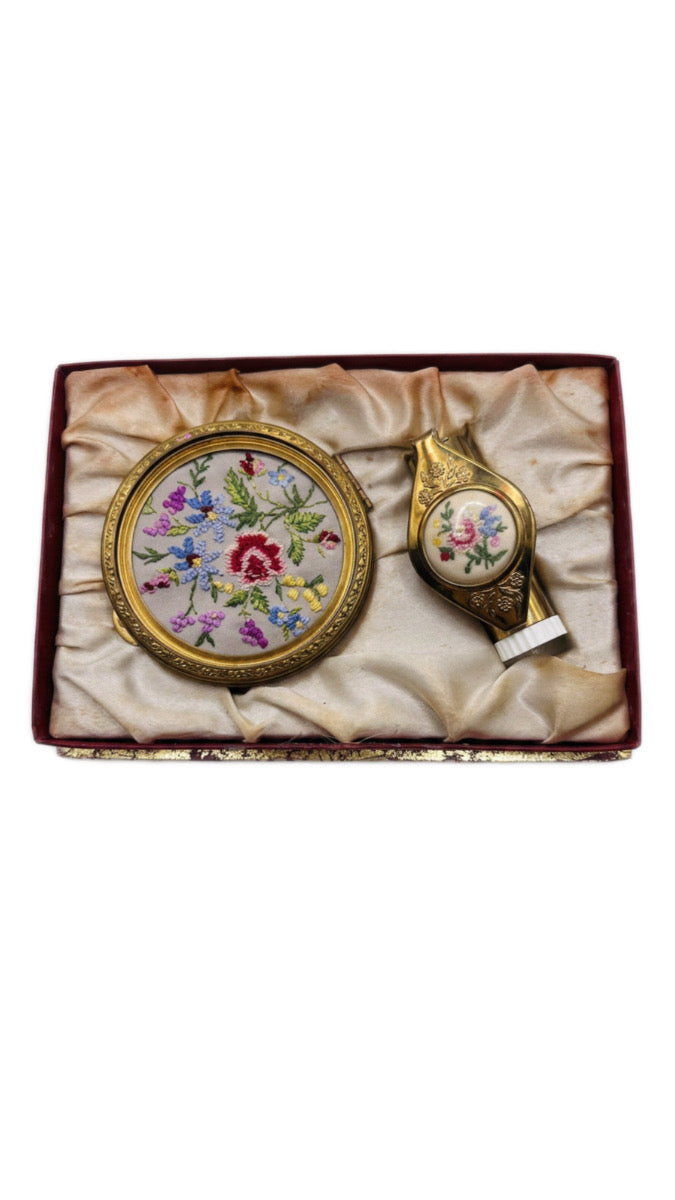 Curiosities & Antique Trinkets